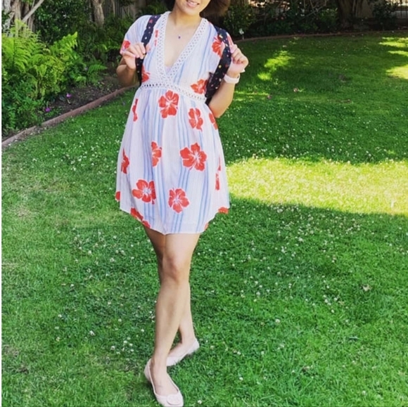 NEW Lulu's Pretty Mama White Tropical Print Lace-Up Short Sleeve Dress Size Med - Picture 12 of 12